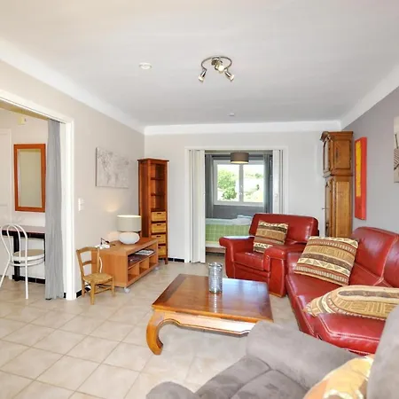 Semesterbostad Stunning In Saint-andre With Kitchen Saint-André